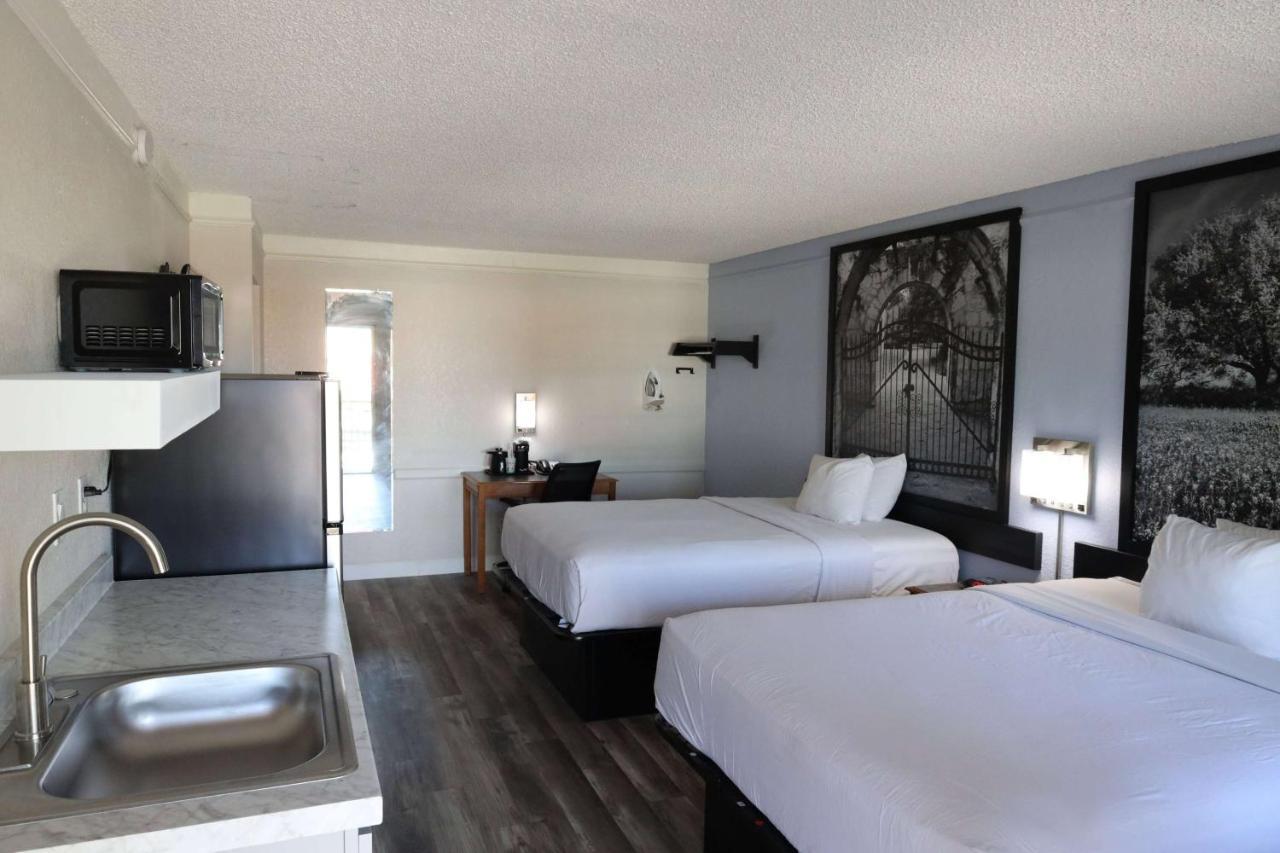 Hotel Super 8 By Wyndham Austin South I-35 Exteriér fotografie